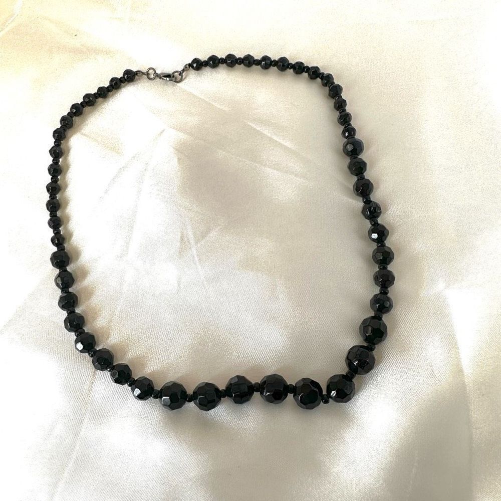 Black beaded necklace - Picture 8 of 8